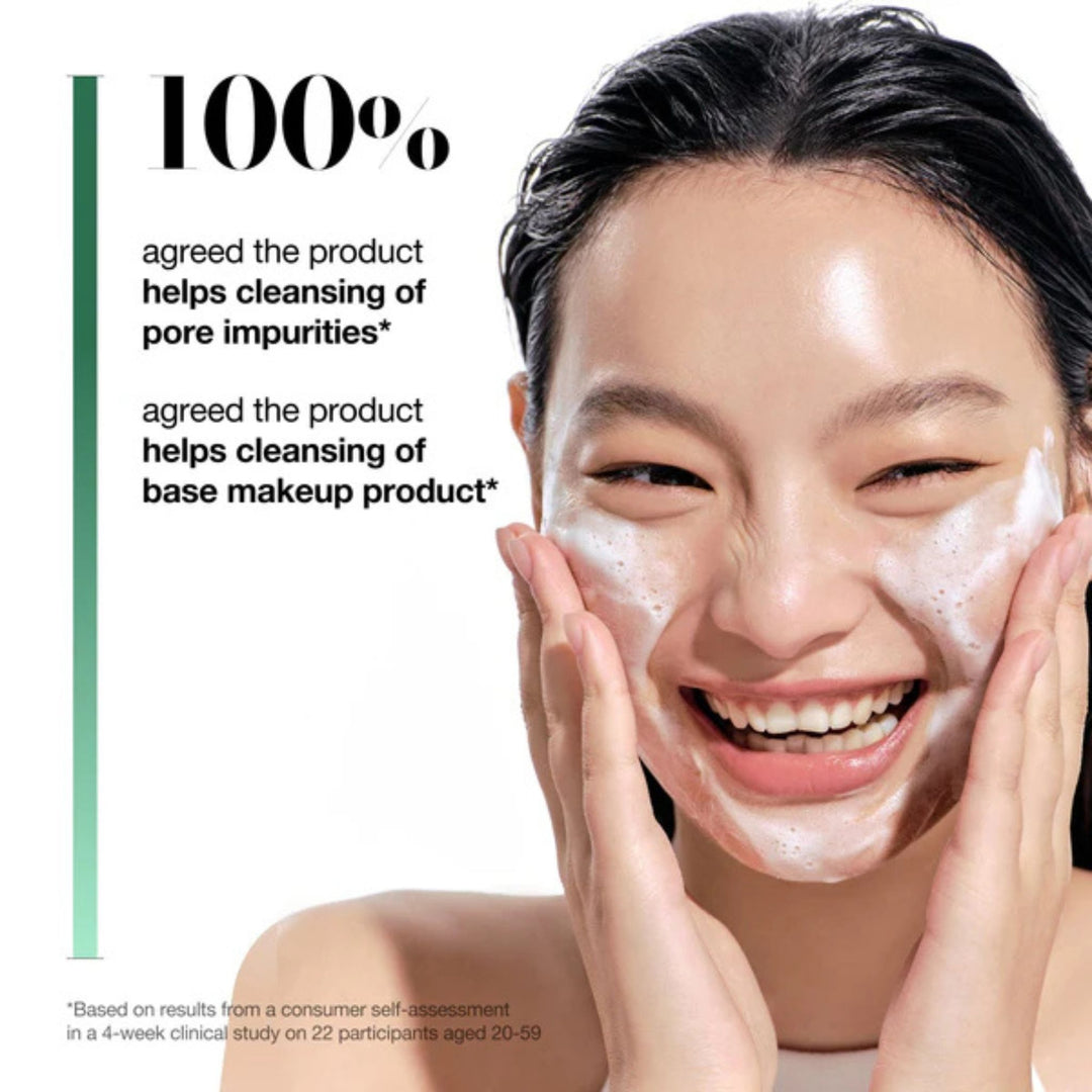 Model using Anua Heartleaf Quercetinol Cleansing Foam, showing rich lather and pore-purifying effects for clean, refreshed, and glowing skin.