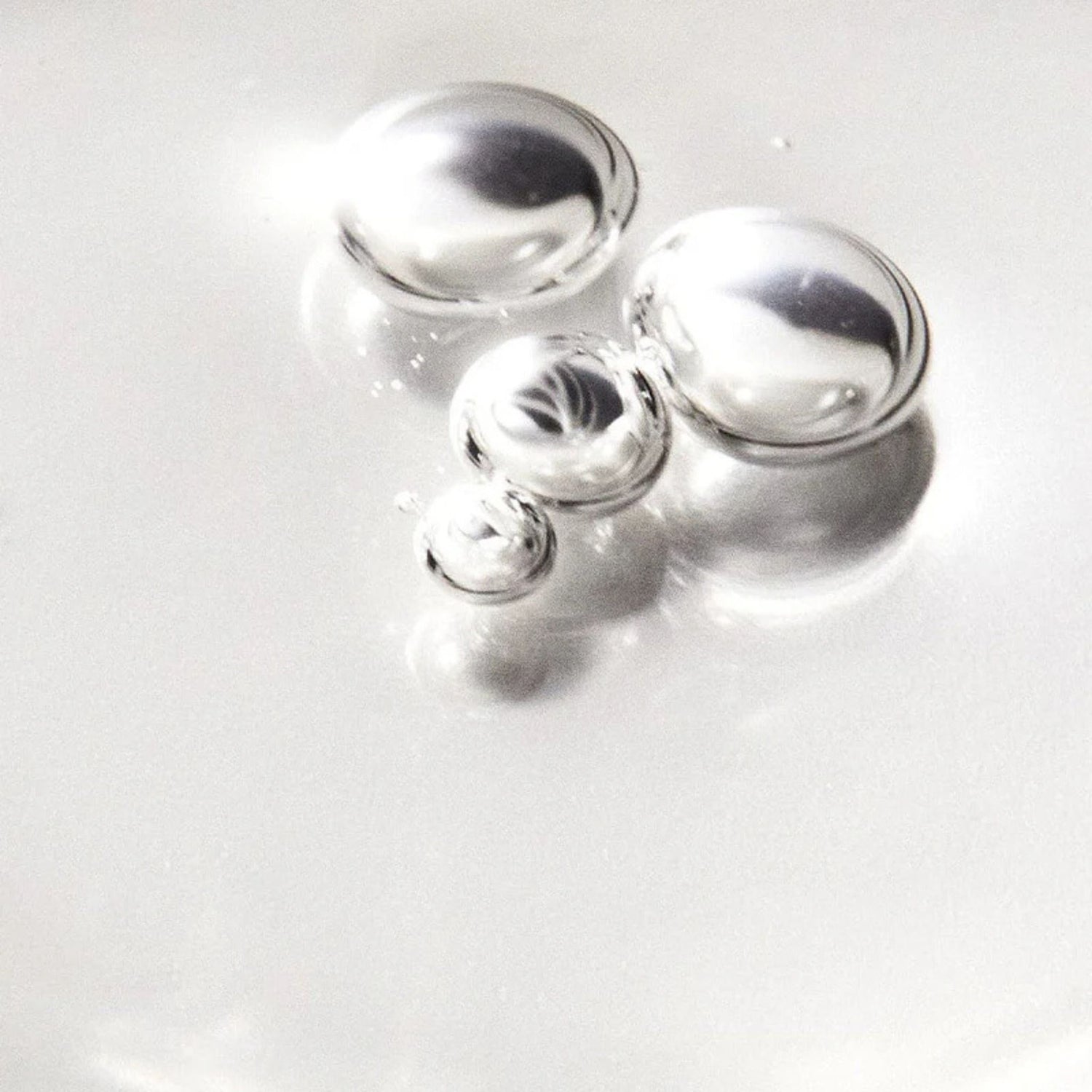 Anua Rice 7+ Ceramide Serum texture – lightweight, clear hydrating formula for radiant, smooth skin