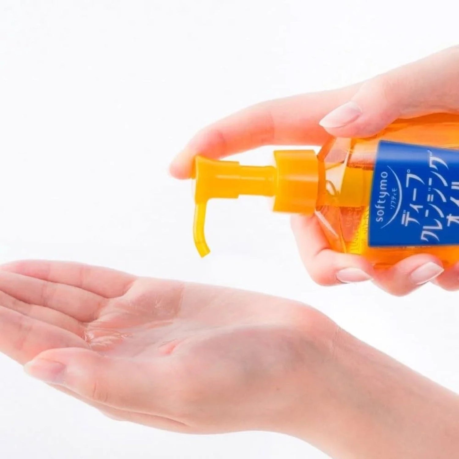 Kose Softymo Deep Cleansing Oil texture – lightweight Japanese cleansing oil that melts makeup and clears pores gently