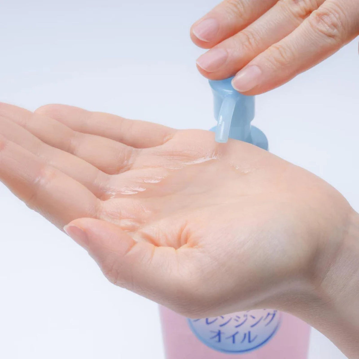 Kose Softymo Speedy Cleansing Oil texture – lightweight formula that melts makeup and impurities without drying skin