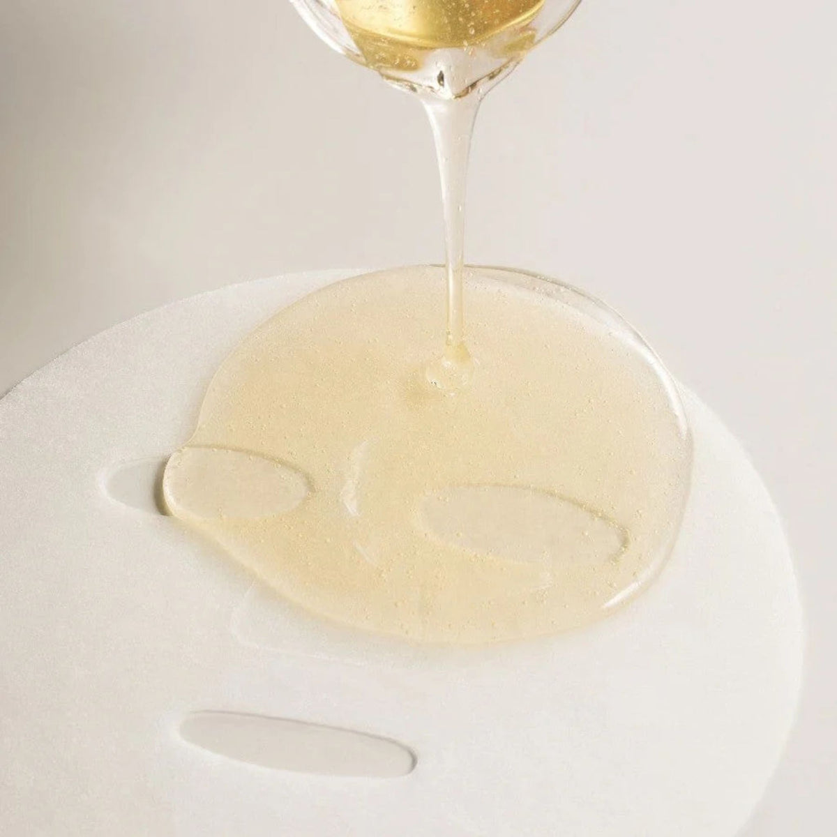 Close-up of Skin1004 Madagascar Centella Watergel Sheet Ampoule Mask soaked in ampoule essence – intensive hydration and soothing care with Centella Asiatica