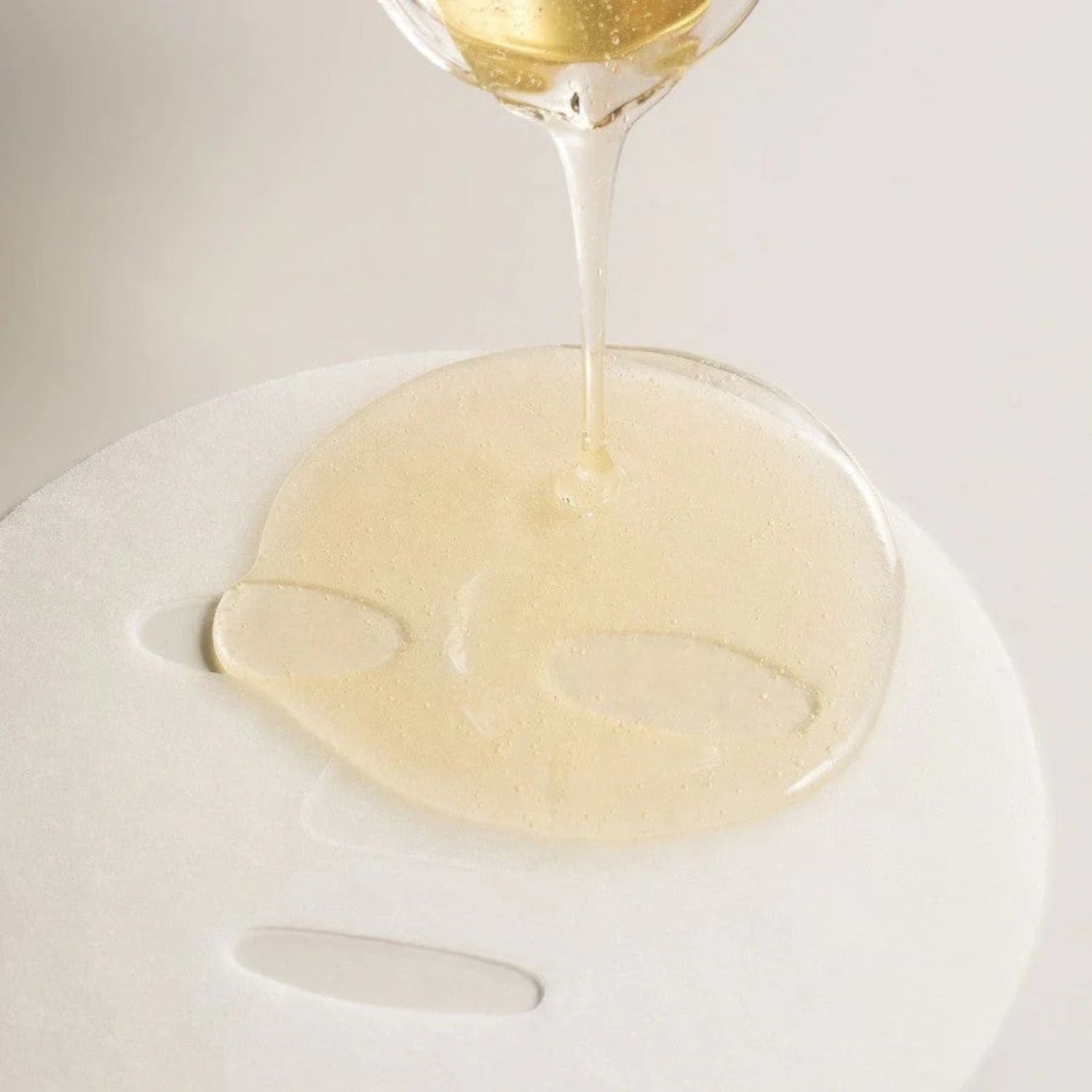 Close-up of Skin1004 Madagascar Centella Watergel Sheet Ampoule Mask soaked in ampoule essence – intensive hydration and soothing care with Centella Asiatica